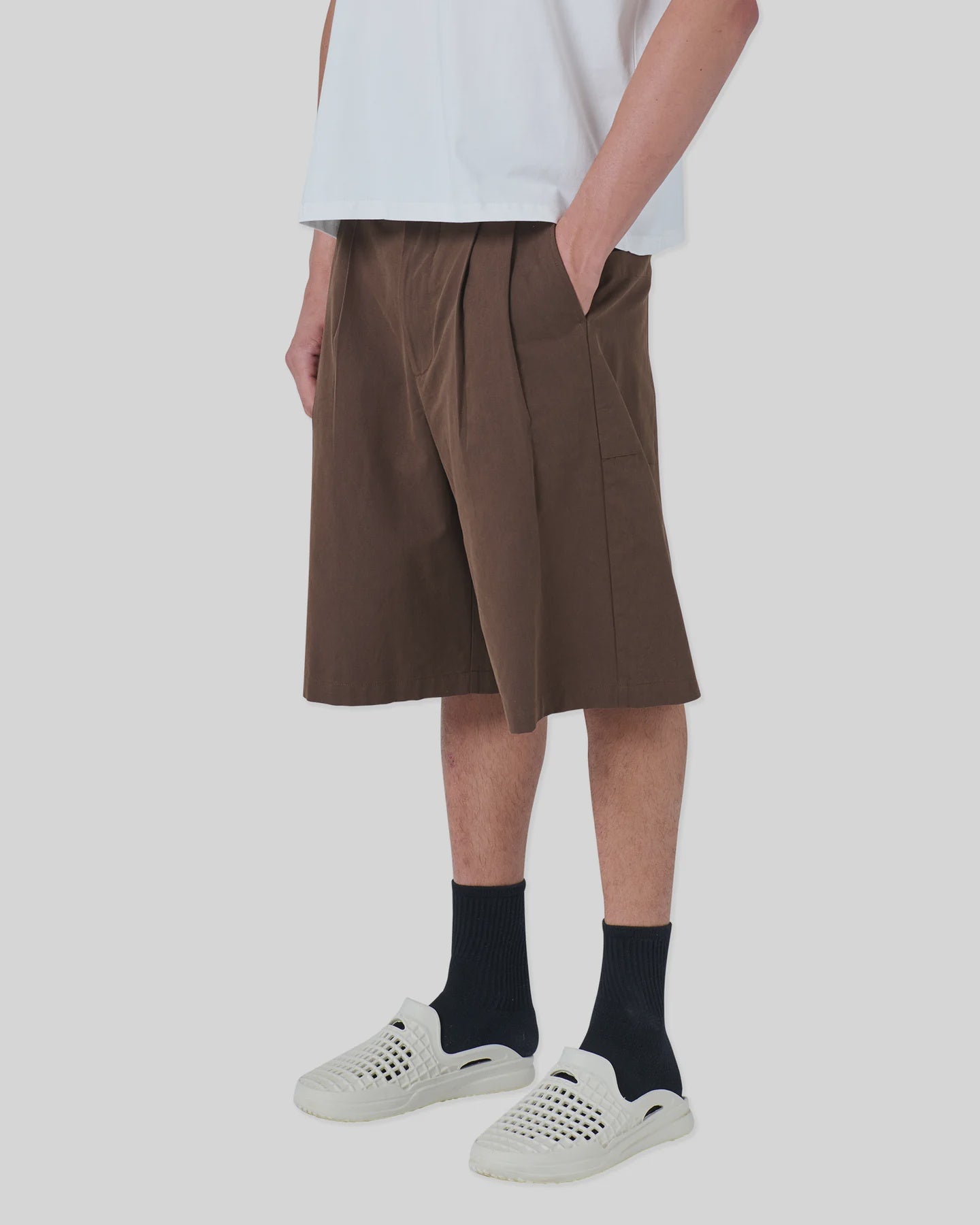 Pleat Short - Chocolate