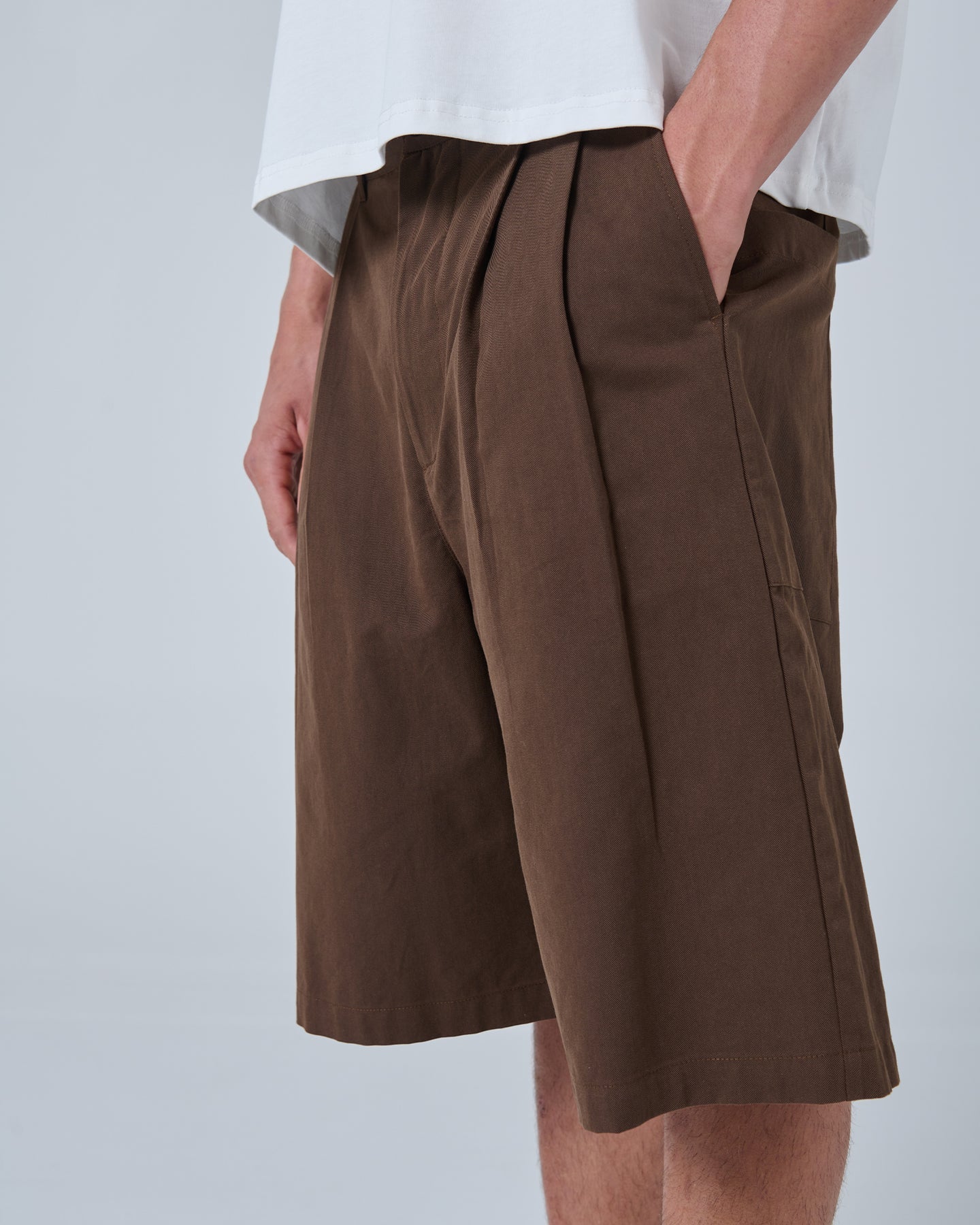 Pleat Short - Chocolate