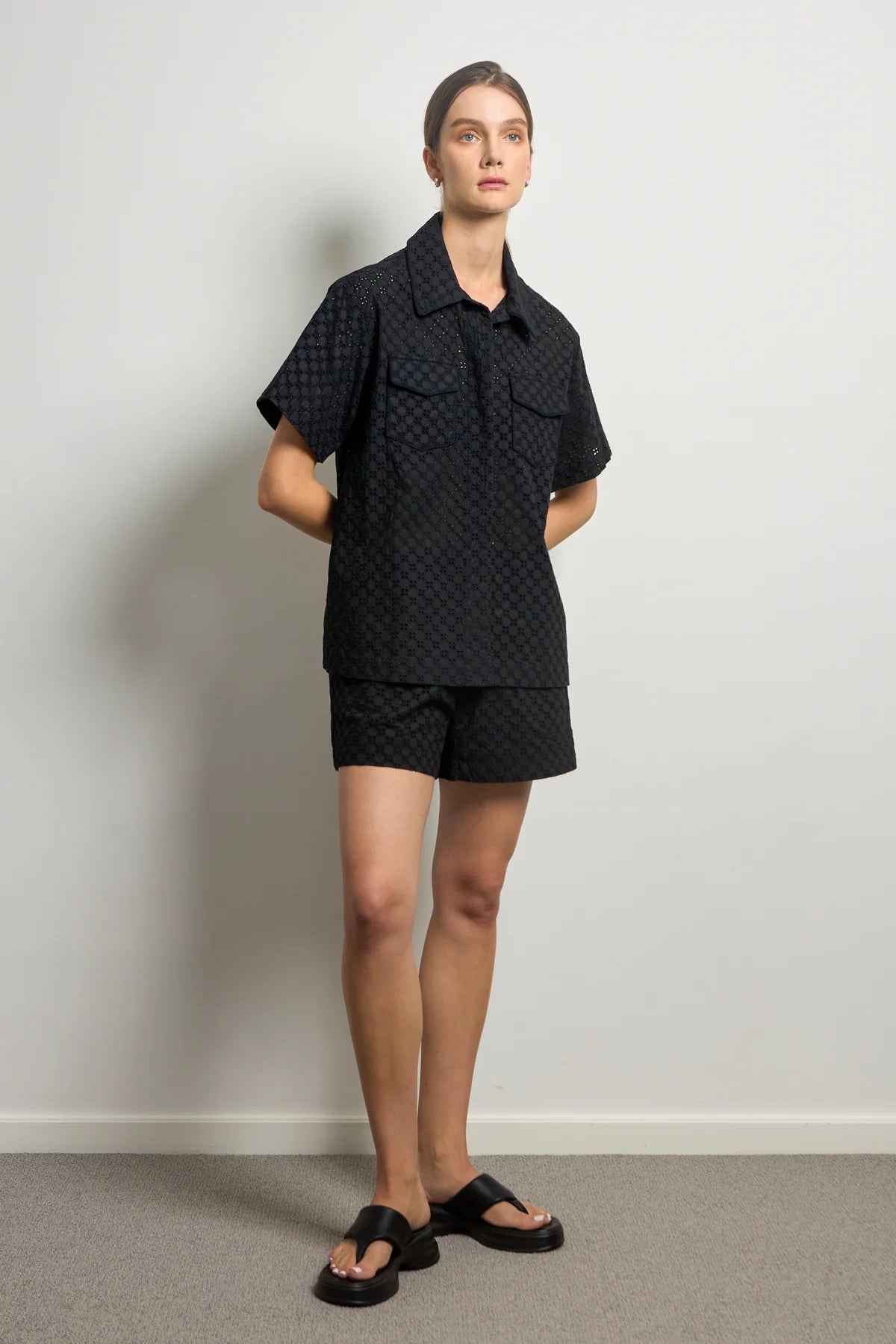 Cotton lace Short - Black