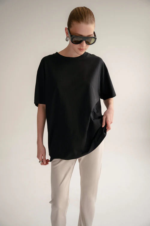 Remi Tee - Black