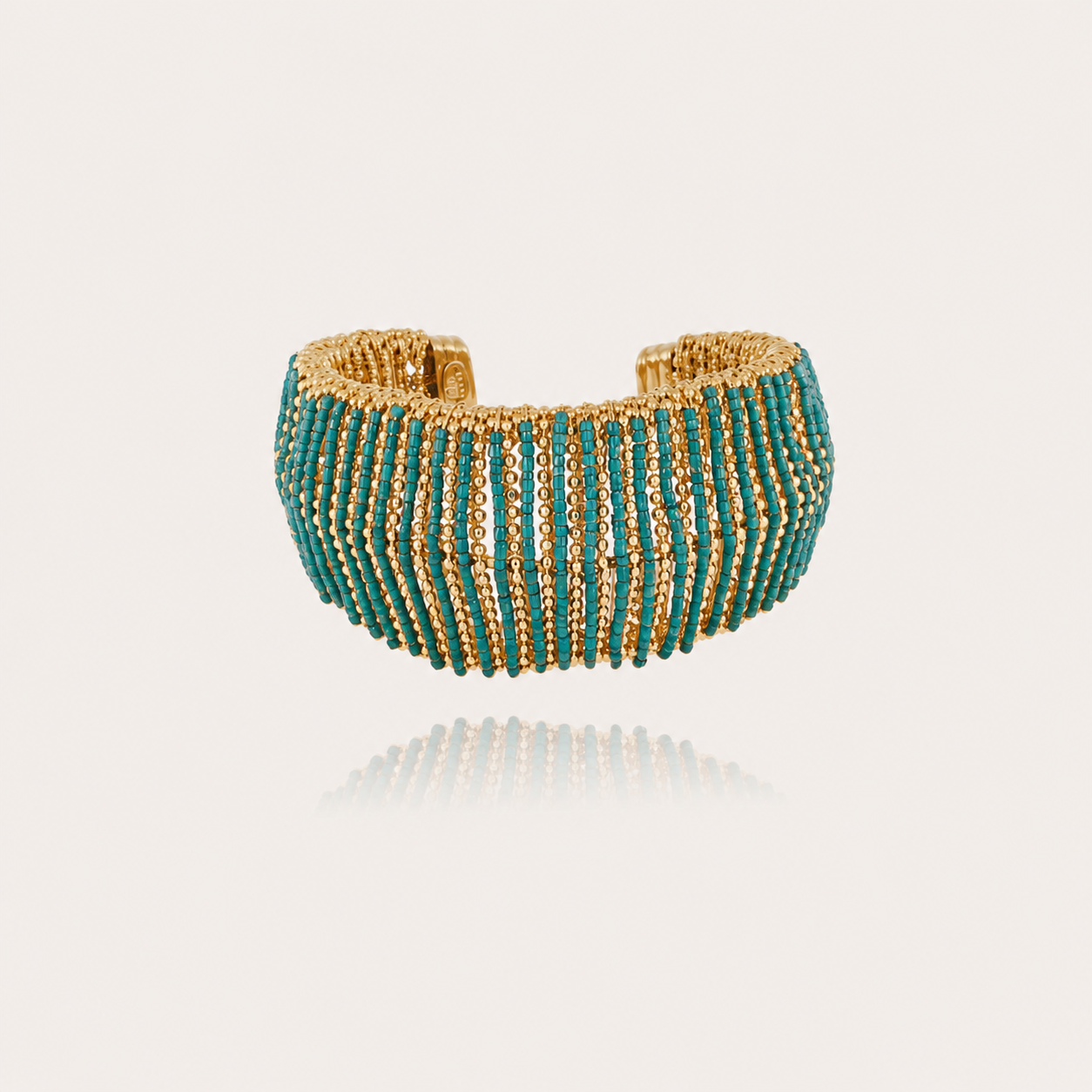 Izzia Manchette Bracelet