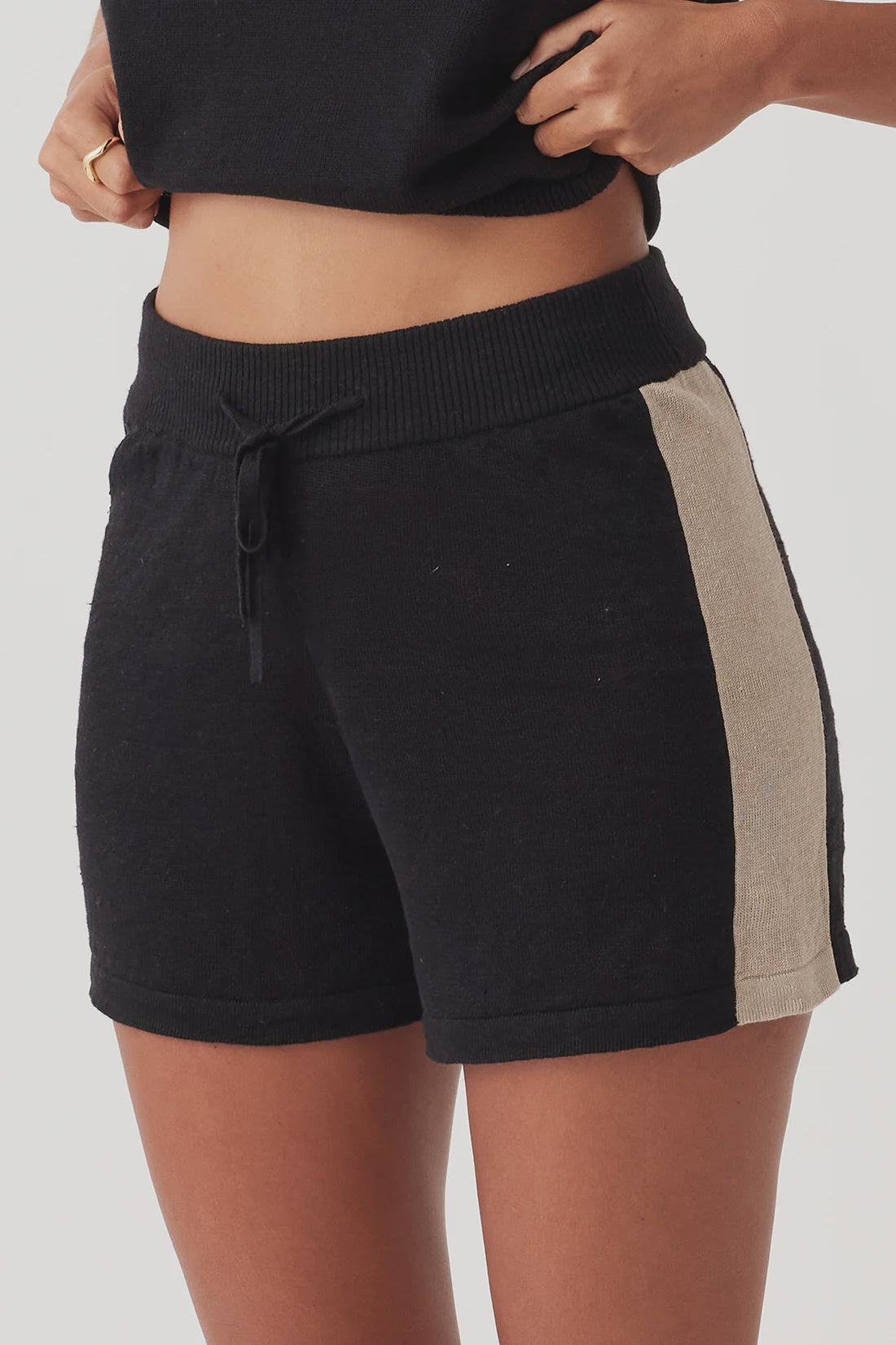 Larri Short - Black & Taupe