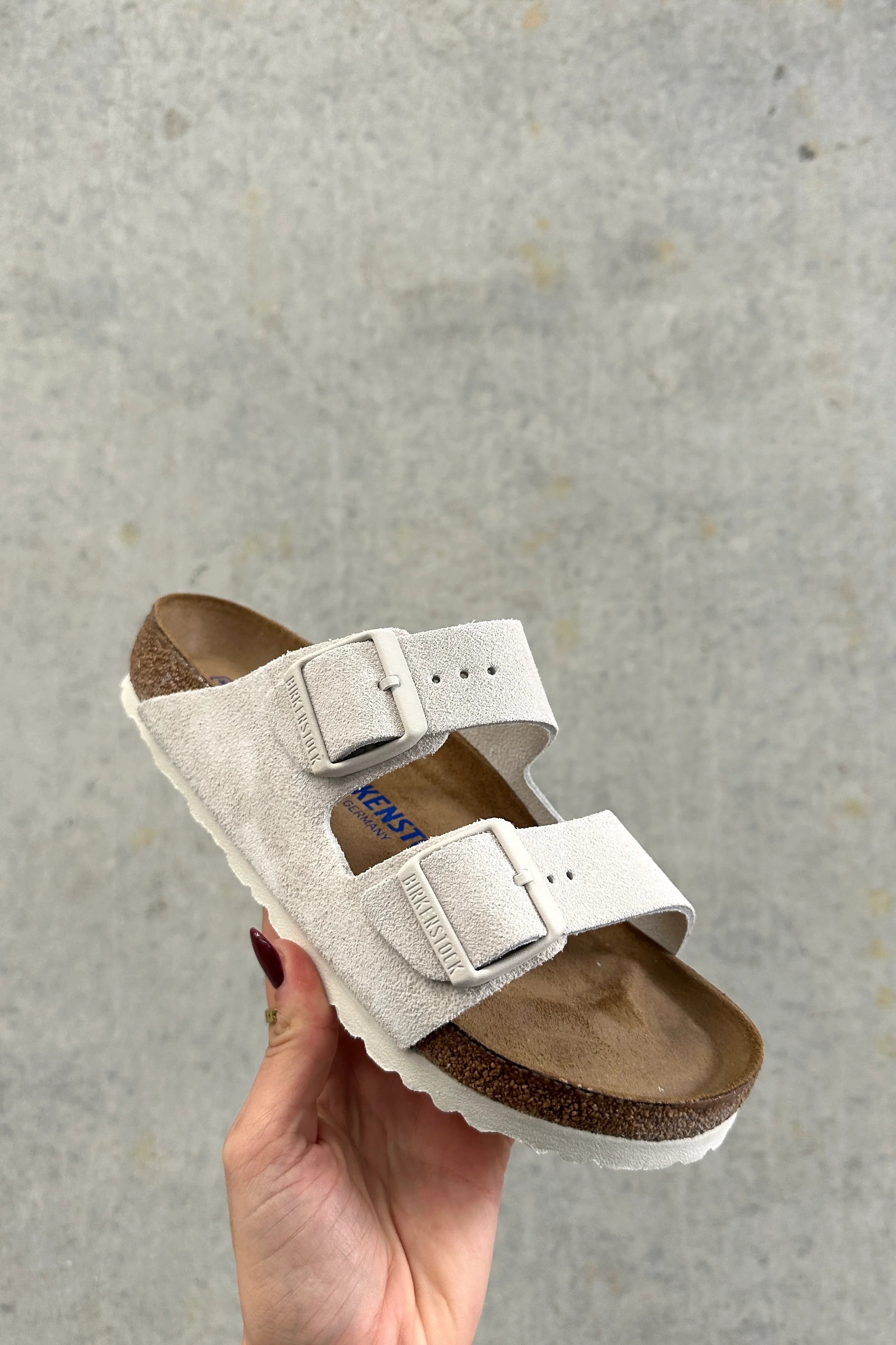 Arizona - SFB Antique White Suede
