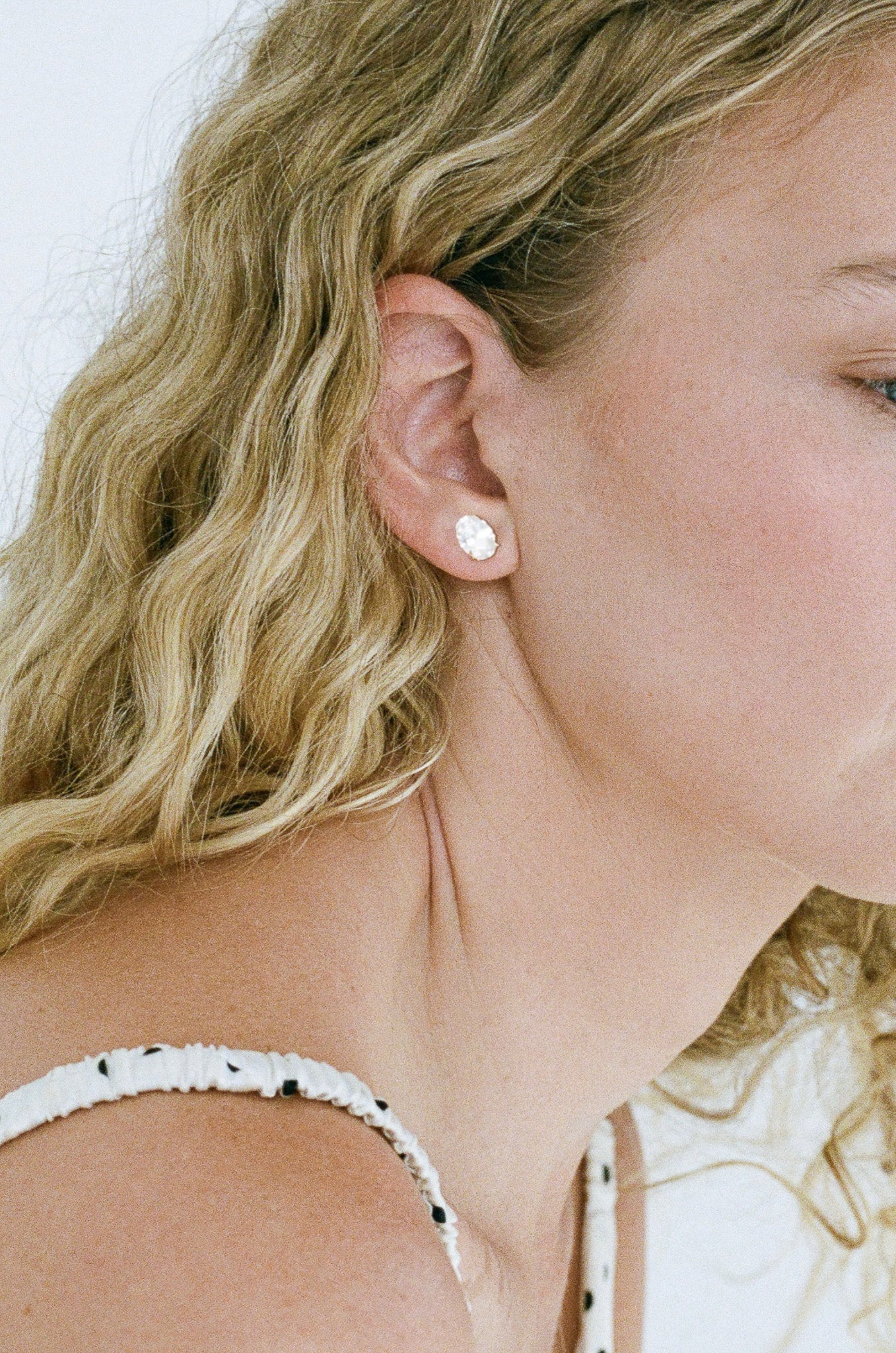 Oval Studs - 2 Ct