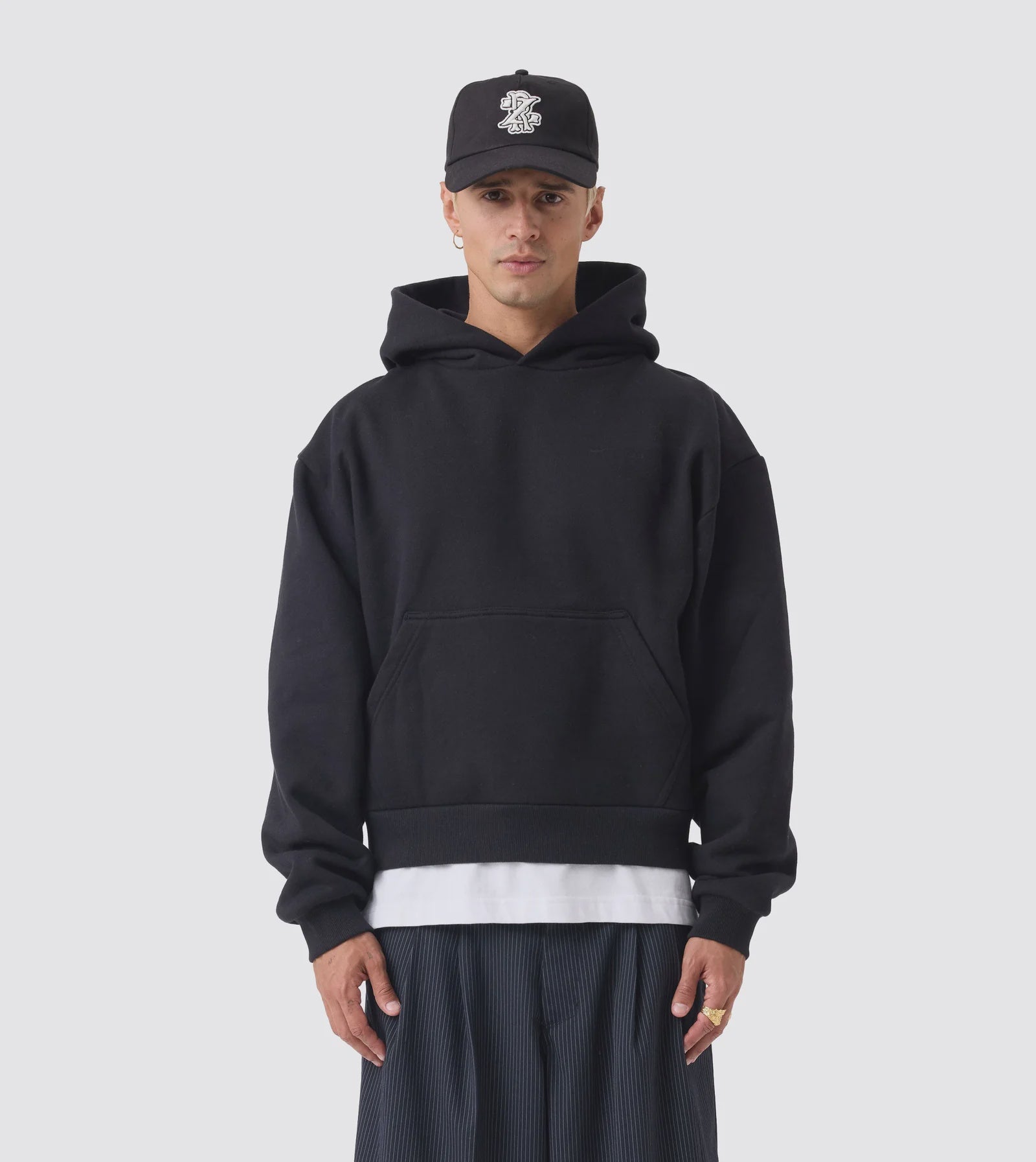 Box Crop Hood - Black