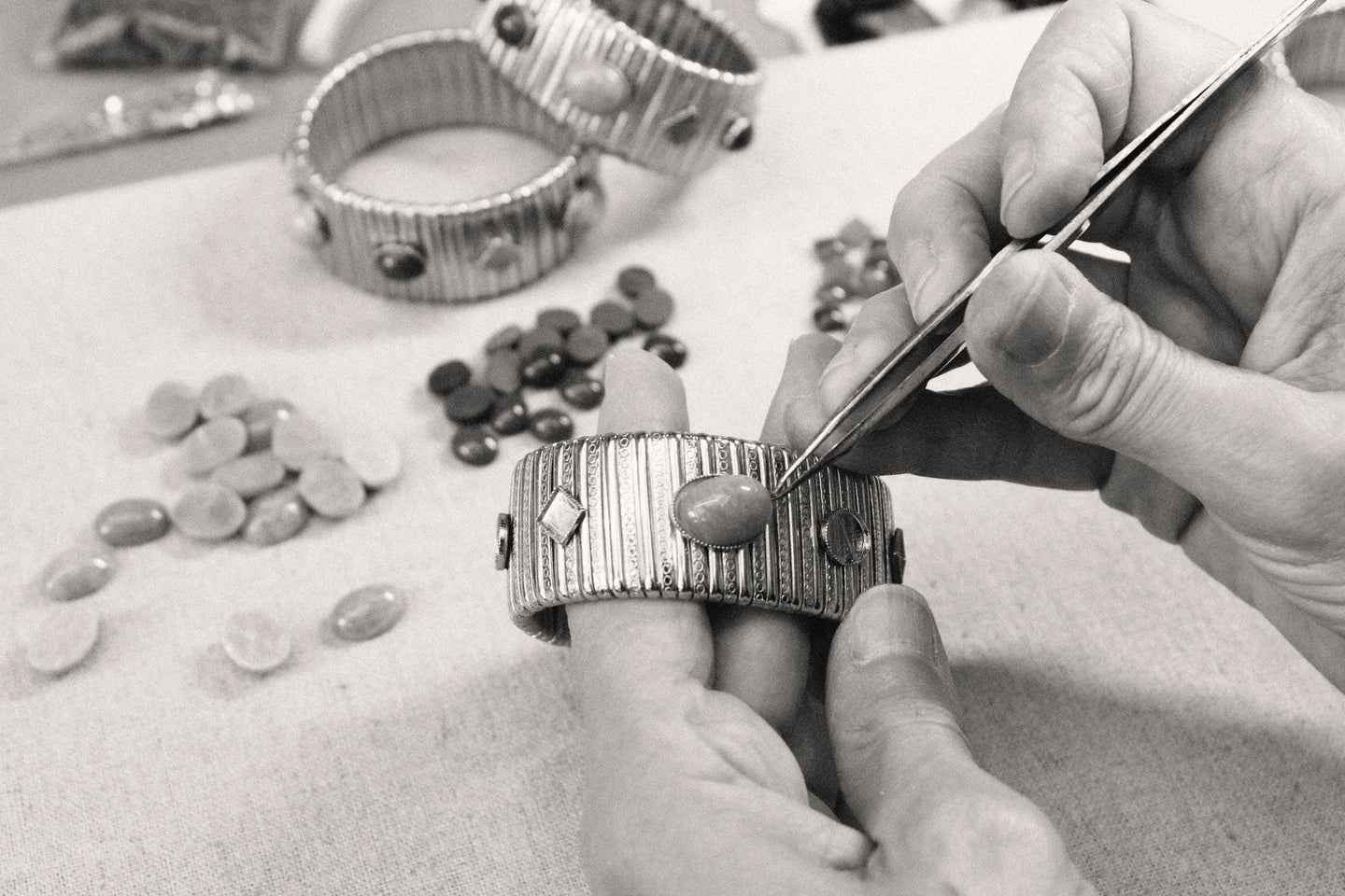 Strada Bracelet - Mother of Pearl
