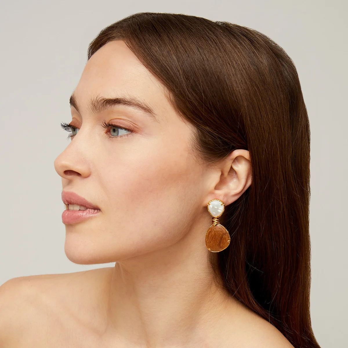Silia Earrings - Wood & White