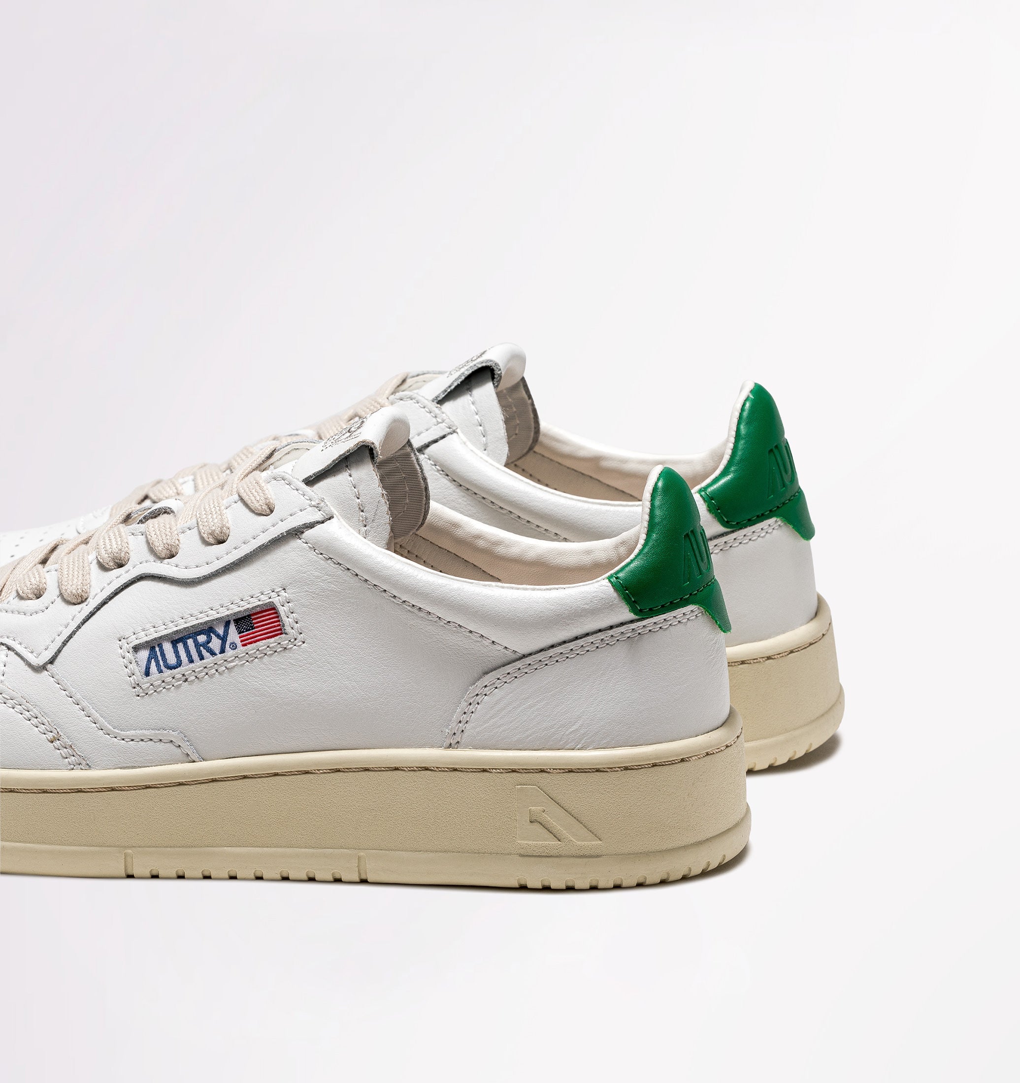 Medalist Sneaker - White / Green