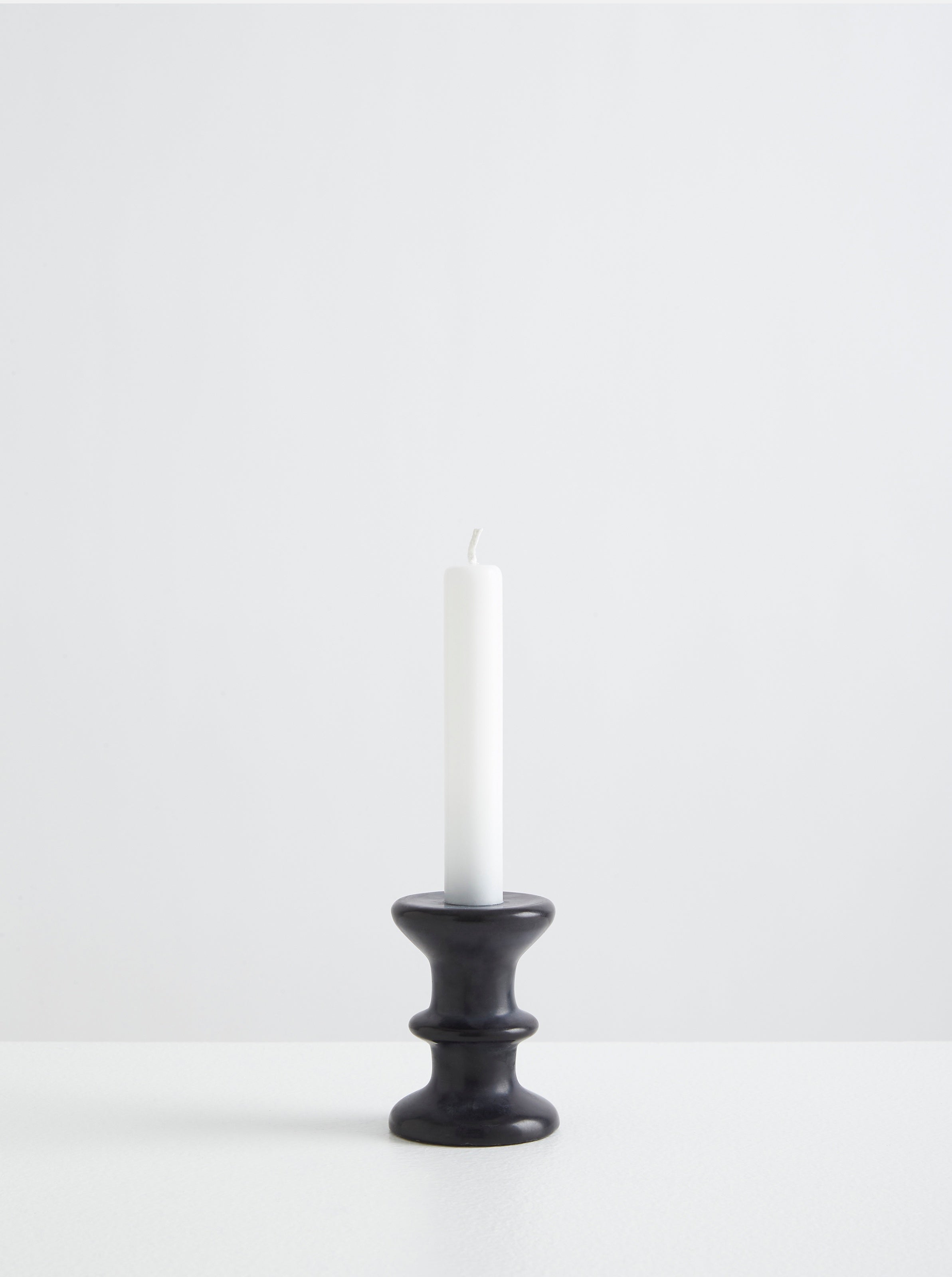 Leonne Candle - Black & White