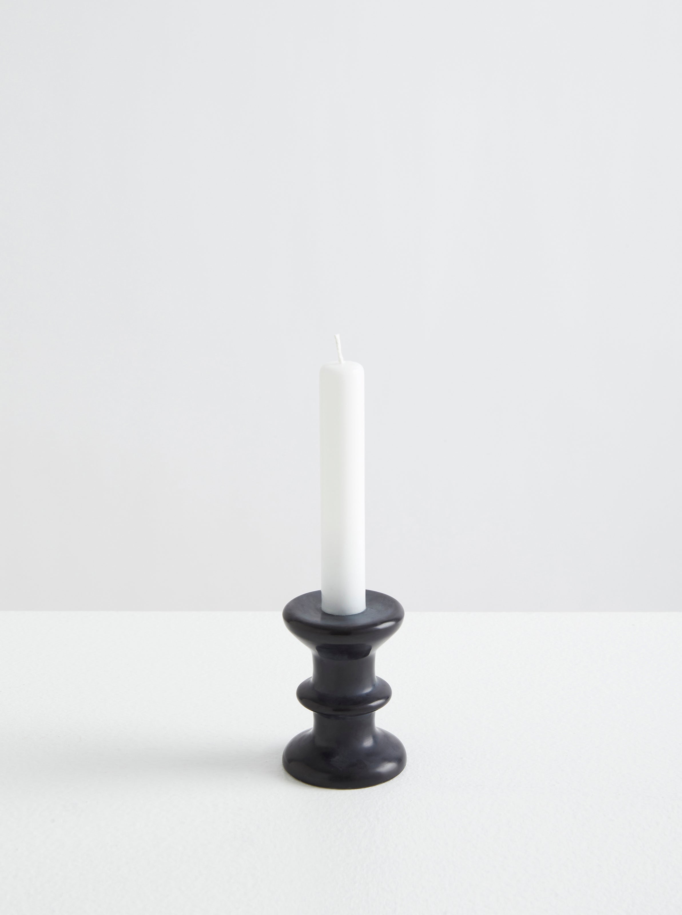 Leonne Candle - Black & White